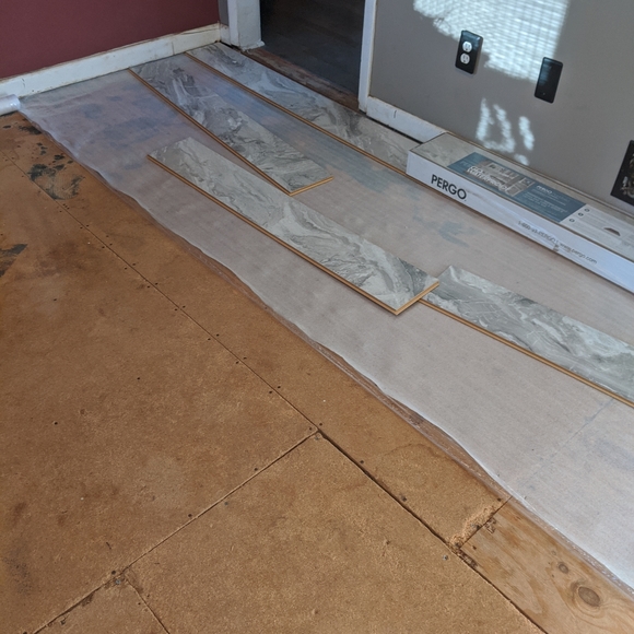 Flooring - Picture 4 of 7